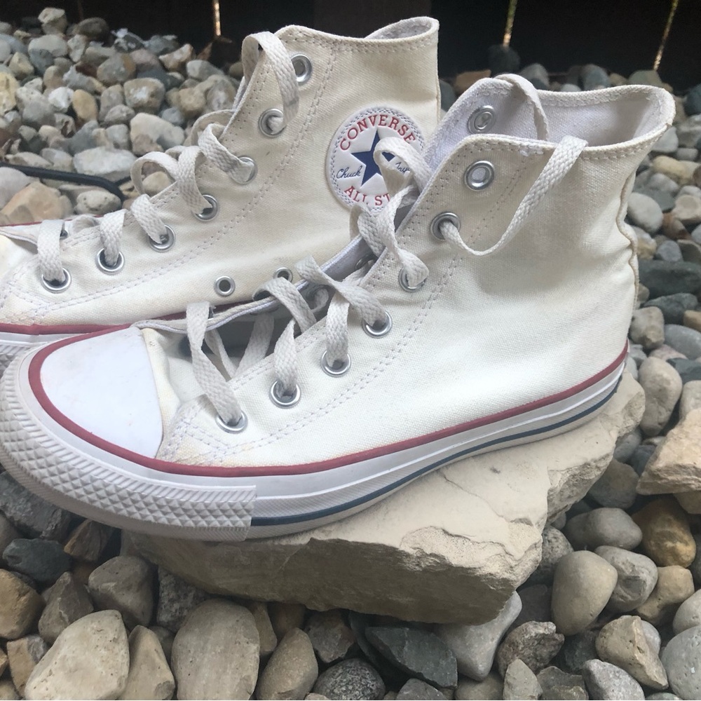 New white Converse size 7 women’s/5 Men’s high top